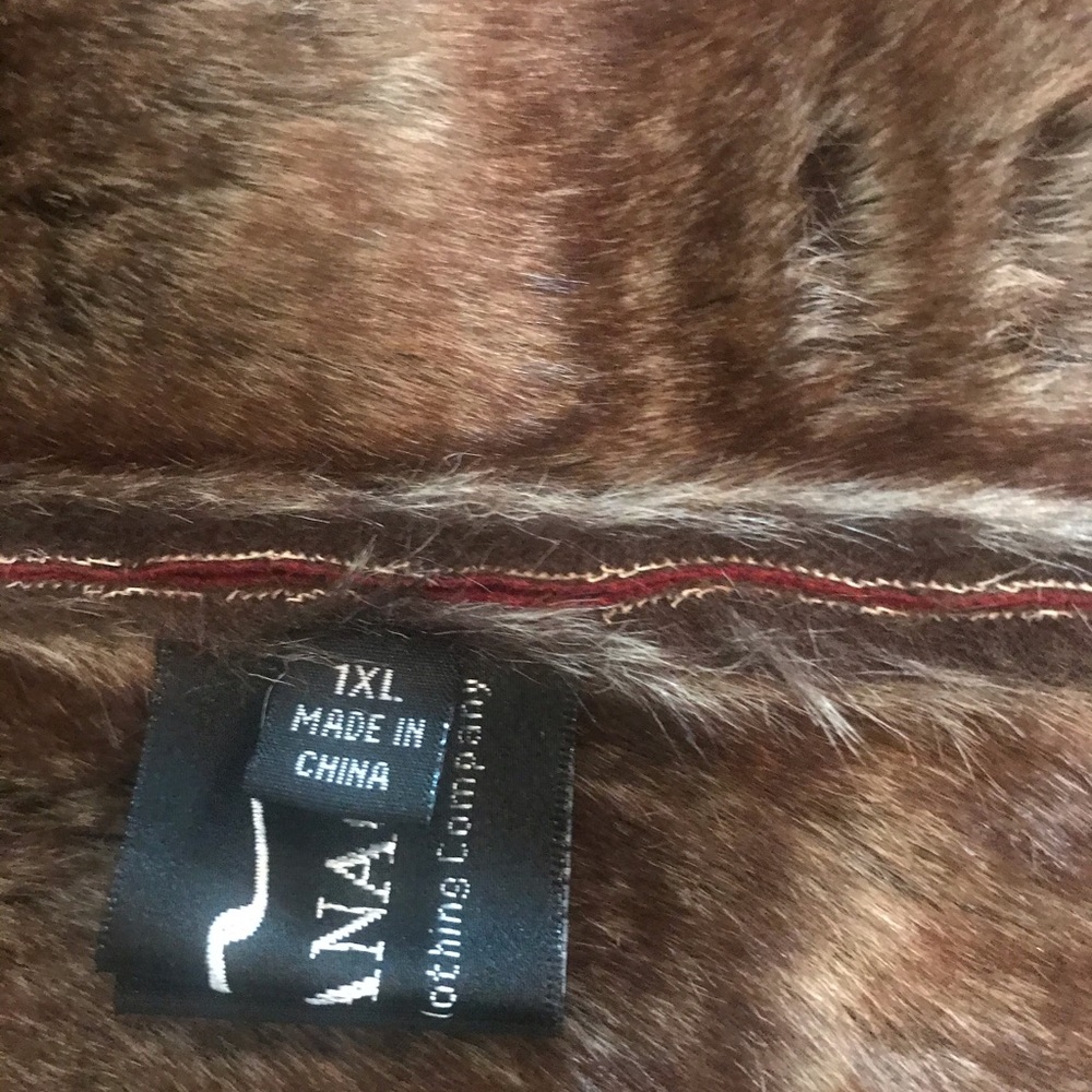 Vest - Picture 2 of 4